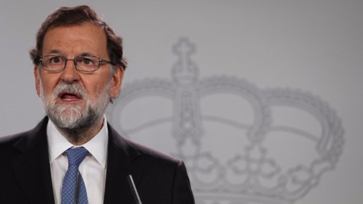 Rajoy, este viernes, en su declaración para anunciar el cese de Puigdemont y la convocatoria de elecciones.