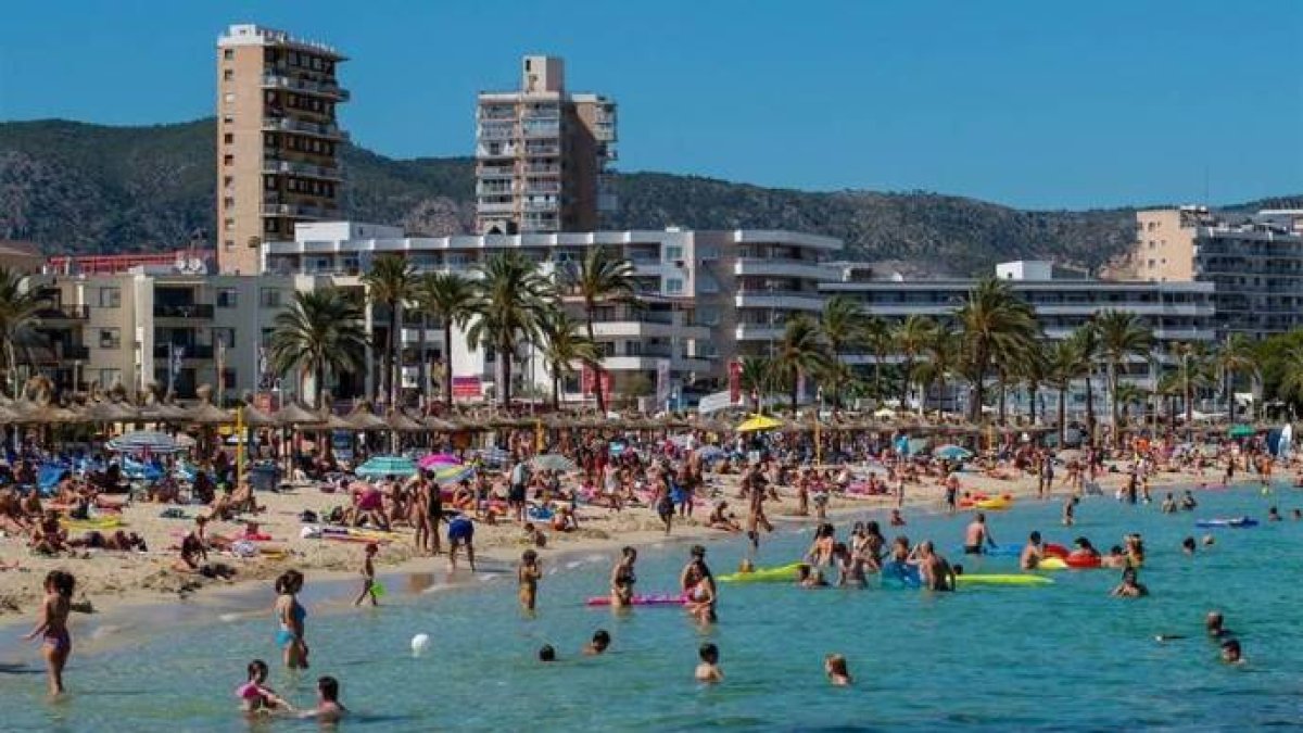 La Comunidad Valenciana tendrá un 4% más de visitantes que el pasado verano