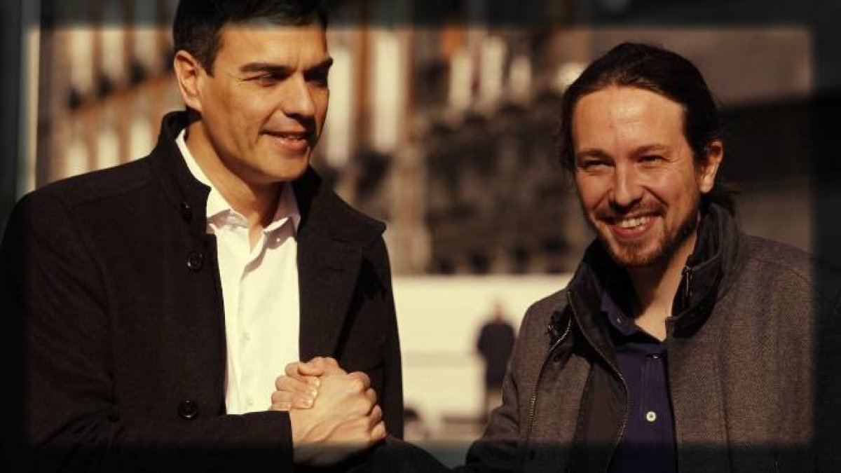 Podemos inicia su asfixia al PSOE apenas unas horas después de la investidura