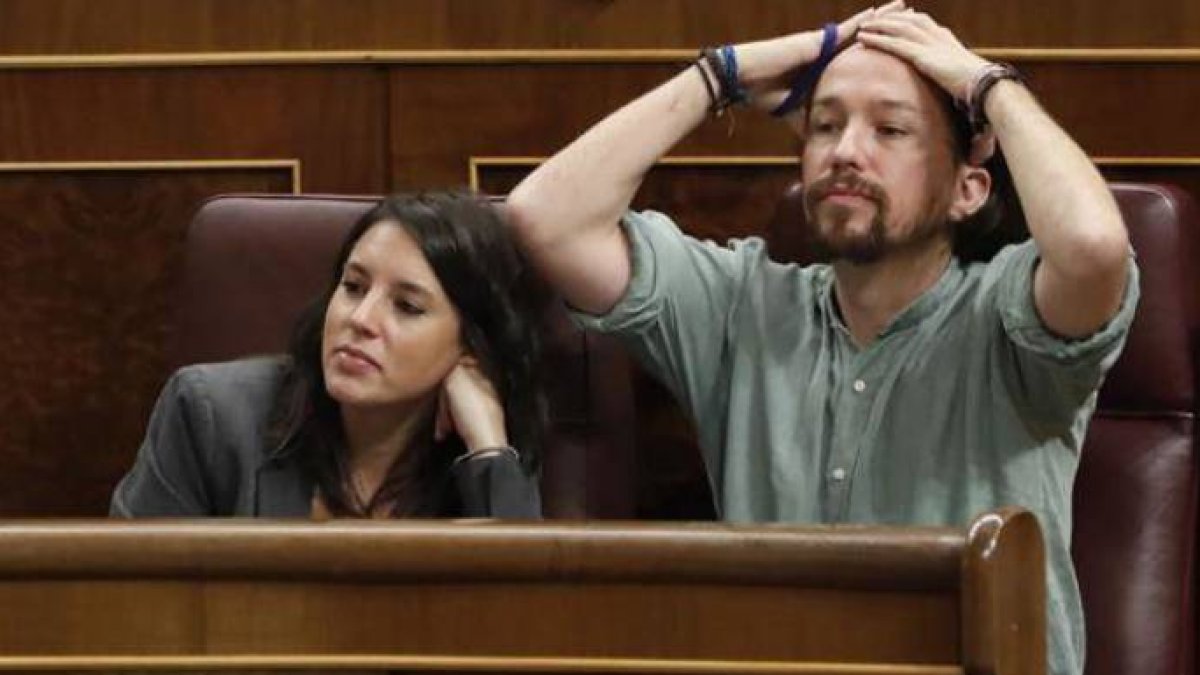 Ahora son las bases de Podemos las que se llevan las manos a la cabeza con el chalet de casta de Iglesias y Montero.