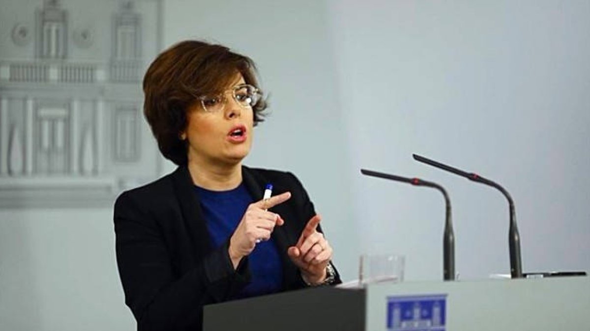 La vicepresidenta, este jueves, anunciando la petición de un informe al Consejo de Estado sobre la investidura de Puigdemont.