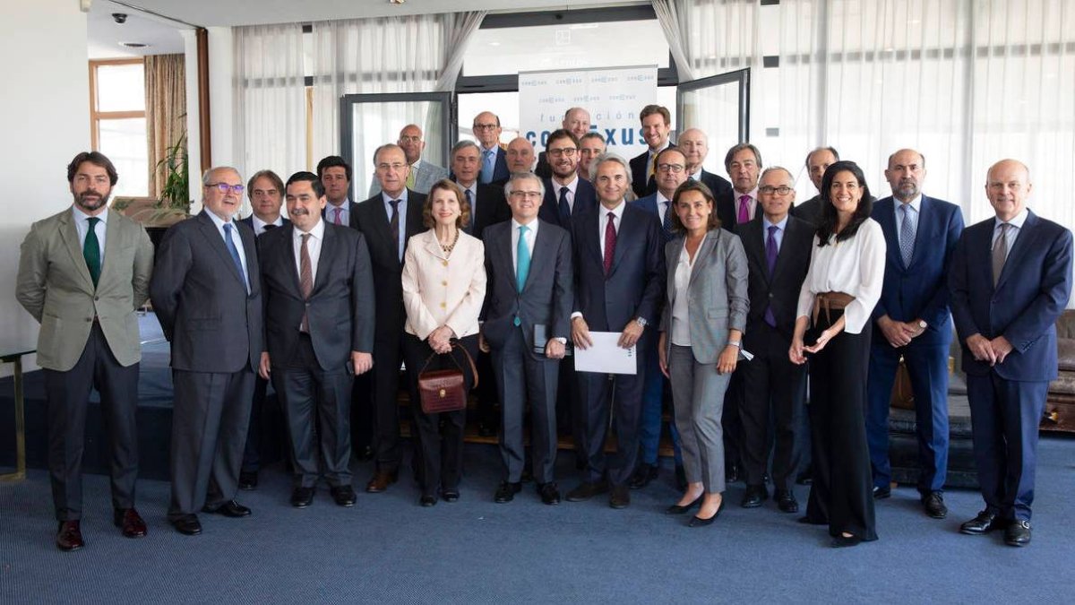 Albella y Broseta, junto a los socios de la fundación Conexus
