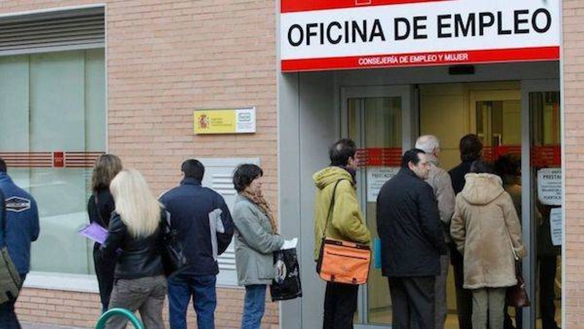 2017 cumple con el empleo. Medio millón de personas dejan el paro