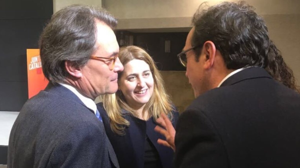 Artur Mas y Marta Pascal, en la noche del jueves, celebrando los resultados del 21-D.