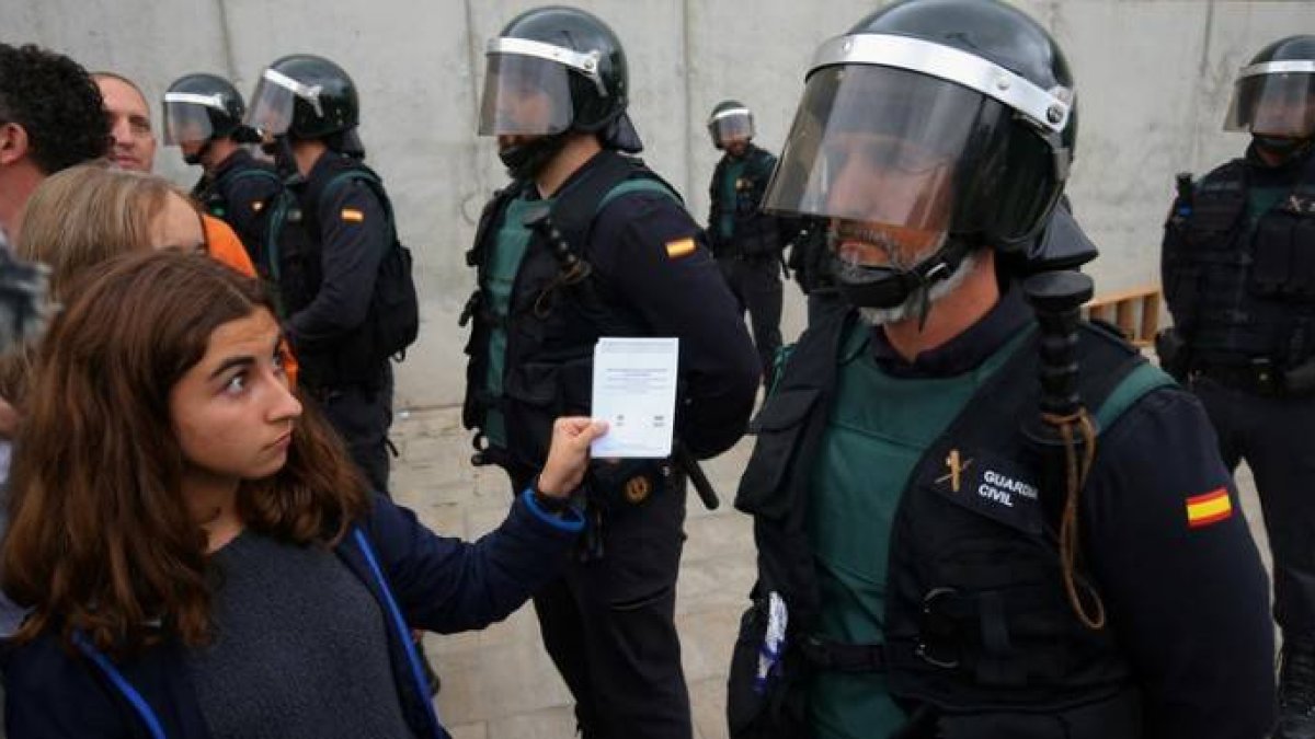 Los chats más vergonzosos de los Mossos sobre Guardia Civil y Policía ven la luz