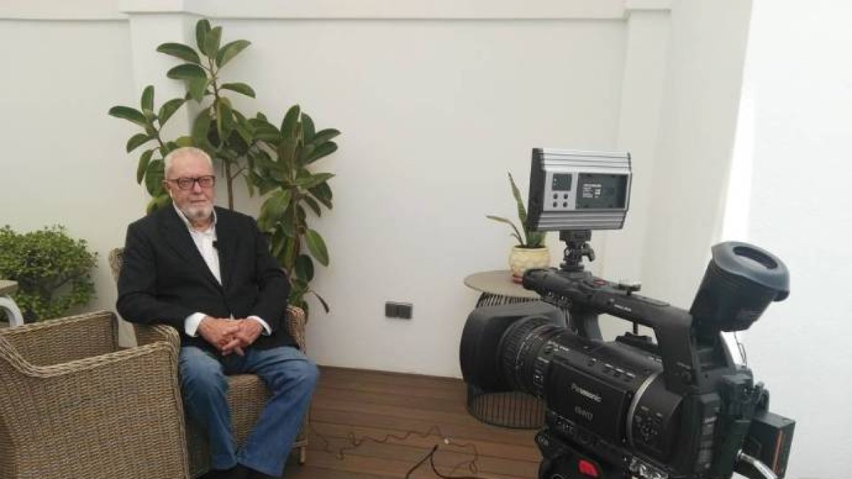Agramunt durante una entrevista para Russia Today