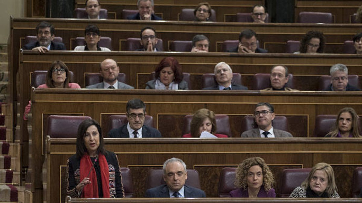Margarita Robles tiene a su bancada revolucionada.
