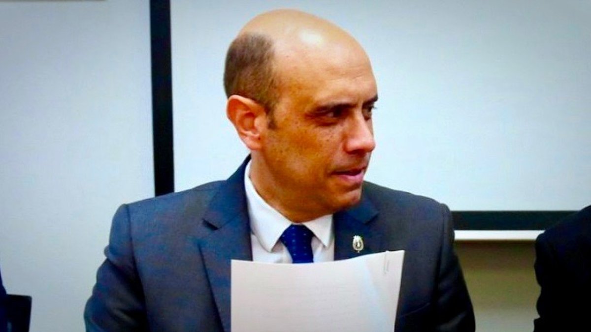 Cs Alicante rechaza negociar el presupuesto municipal si no dimite Gabriel Echávarri