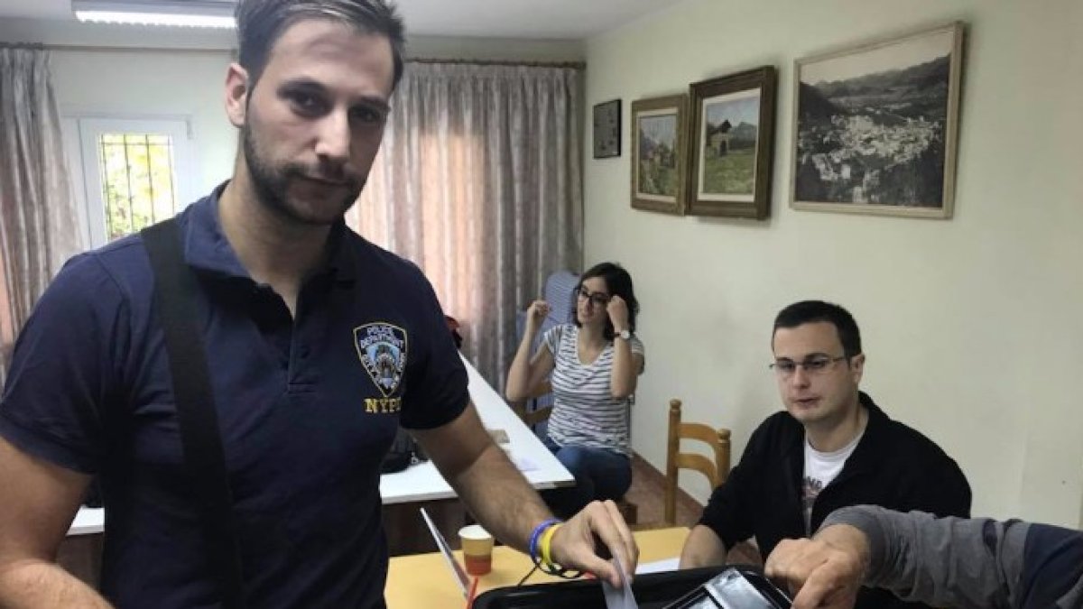 Albert Donaire votando en el referéndum ilegal del 1 de octubre.