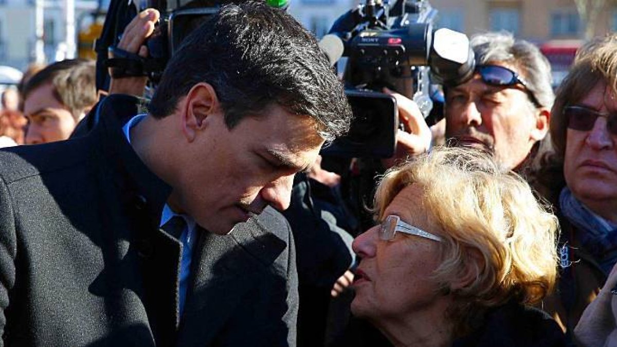 Pedro Sanchez y Manuela Carmena, en una foto reciente.