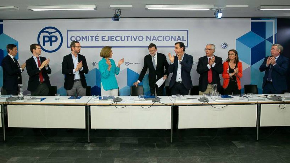 La dirección nacional del PP también tiene que renovarse.