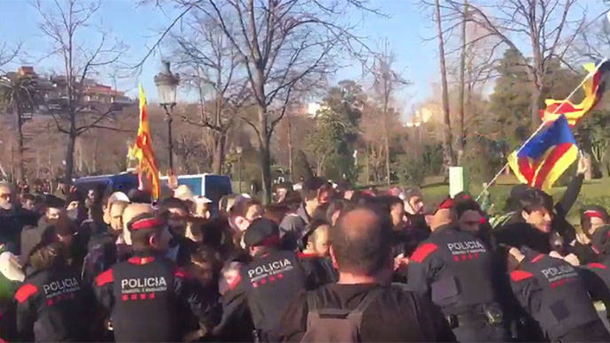 Los Mossos, sorprendidos.