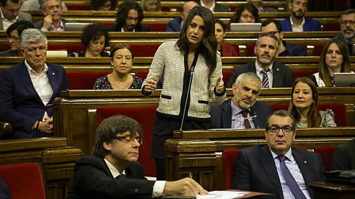 Inés Arrimadas, en un pleno del Parlament.