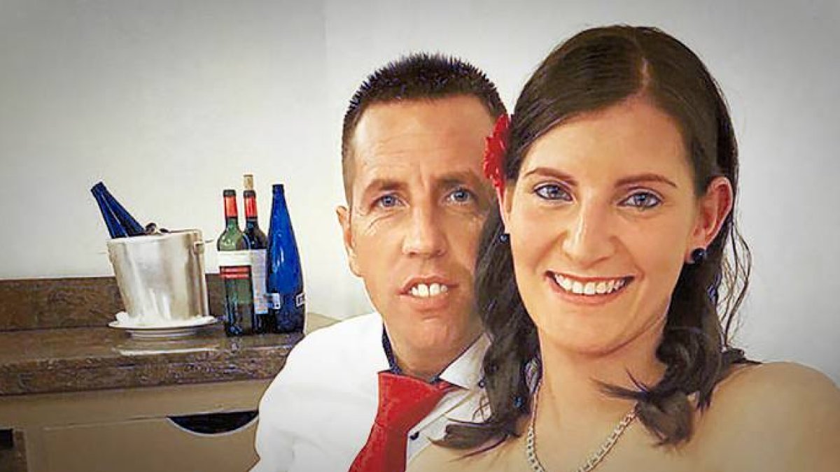 Enrique Abuín, junto a su mujer, Rosario Rodríguez.