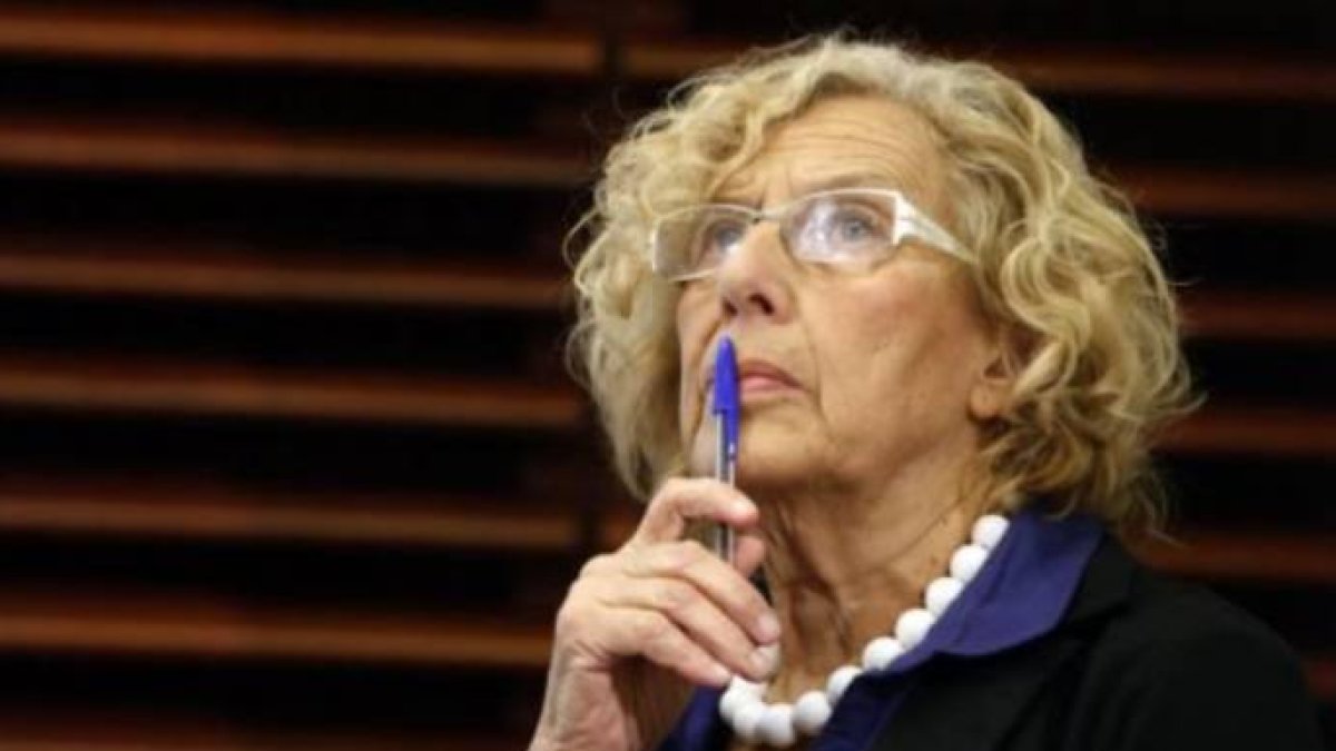 Manuela Carmena, con gesto pensativo.