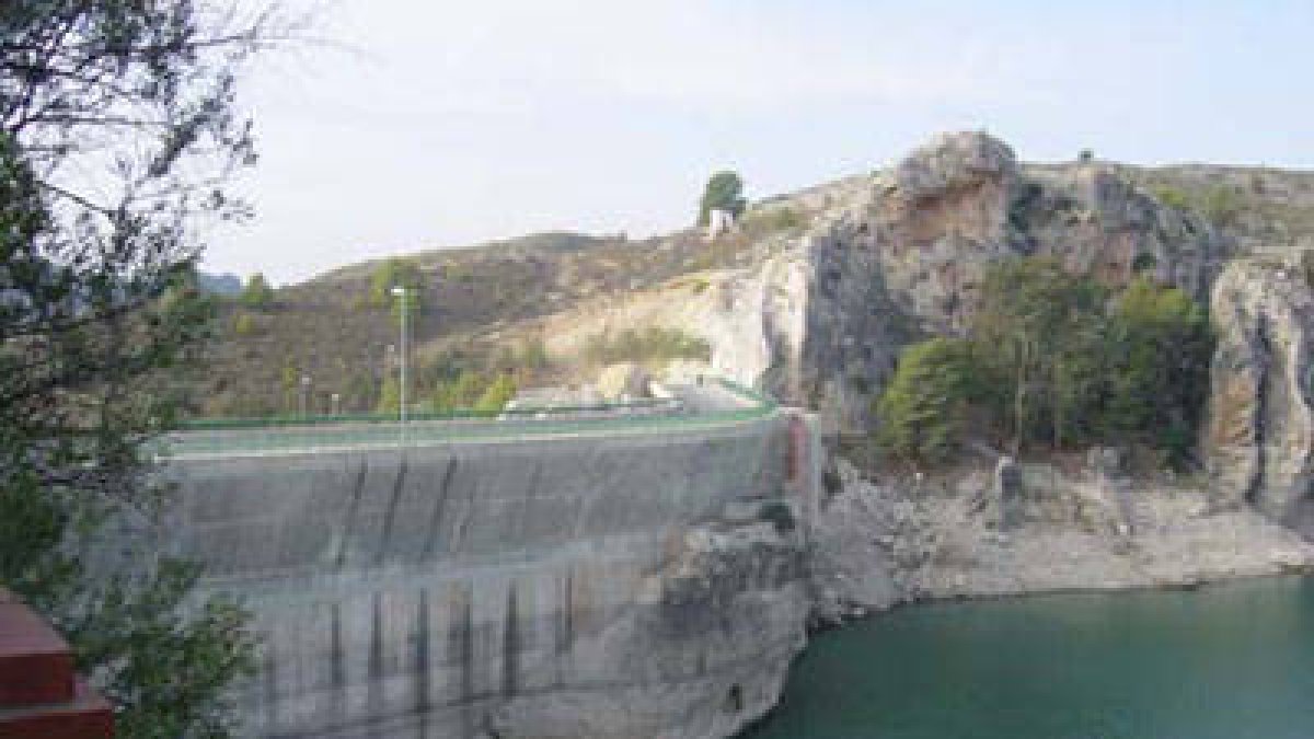 Embalse de la Cierva en el río Mula.