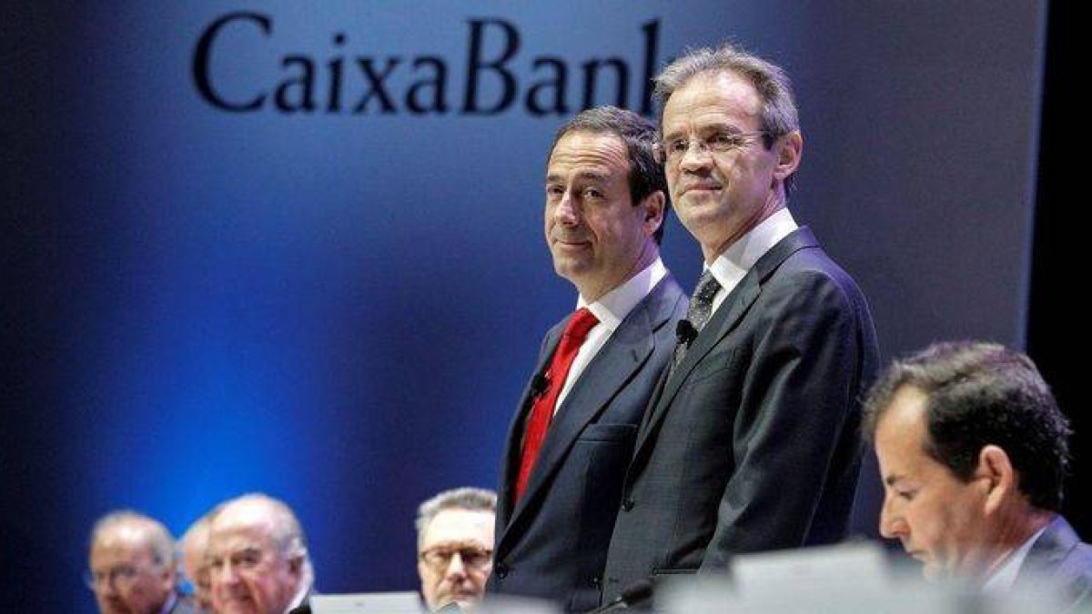 Caixabank se desmarca con un avance del beneficio del 75%