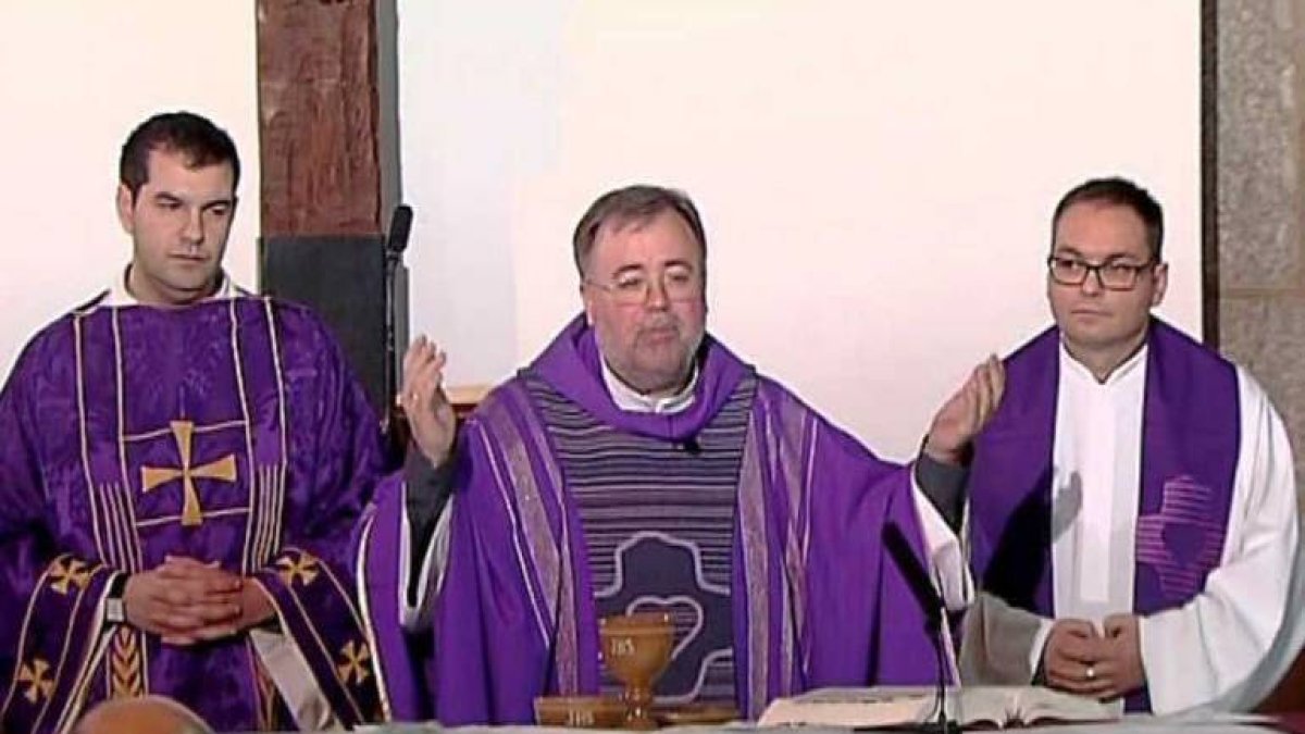 Una de las retransmisiones dominicales de la misa en La 2 de TVE.
