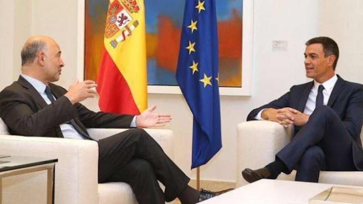 Moscovici avisa a Sánchez, el déficit manda en los presupuestos