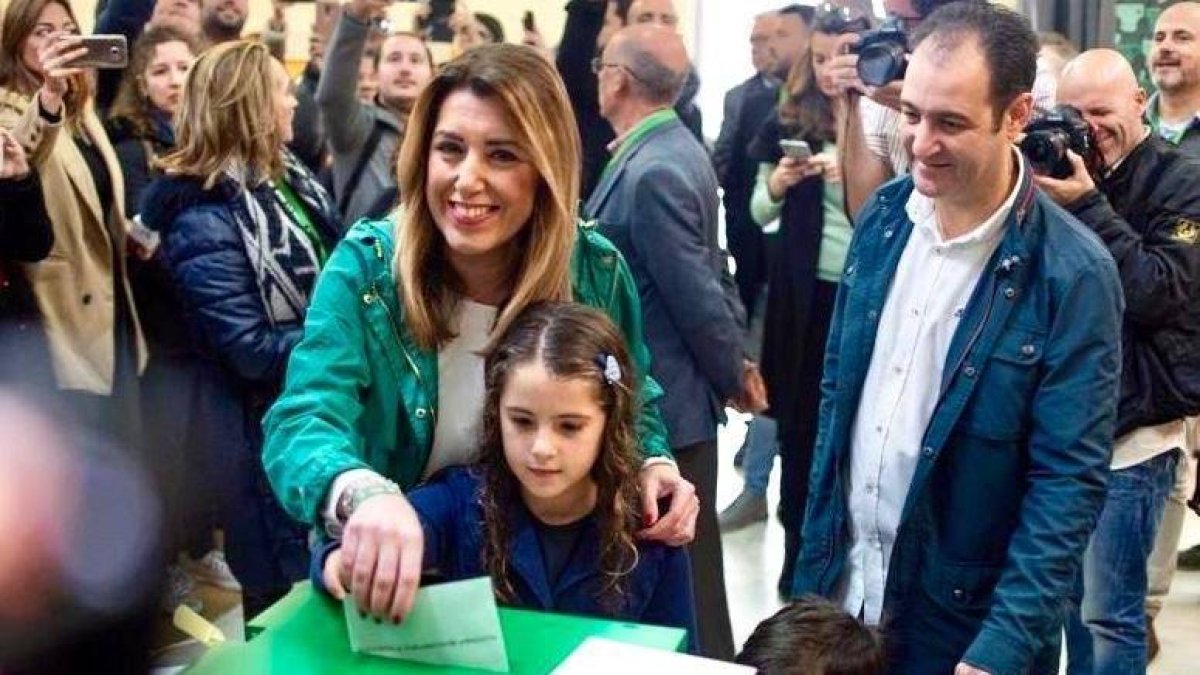 Susana Díaz votando.