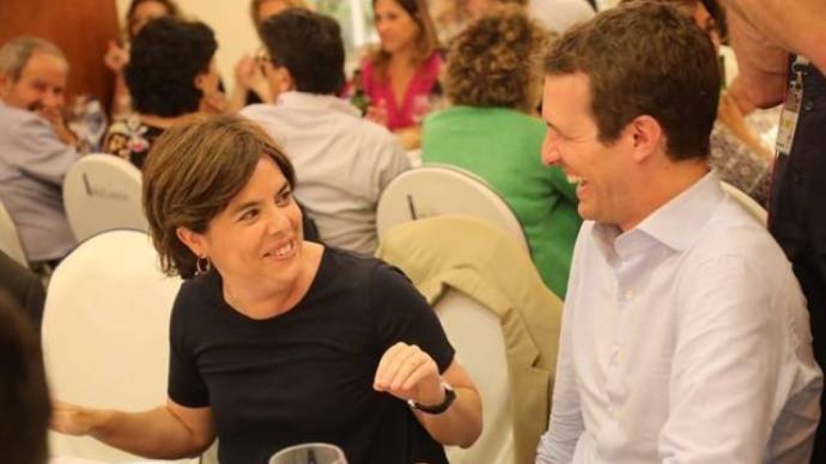 Santamaría y Pablo Casado, los dos candidatos a presidir el PP