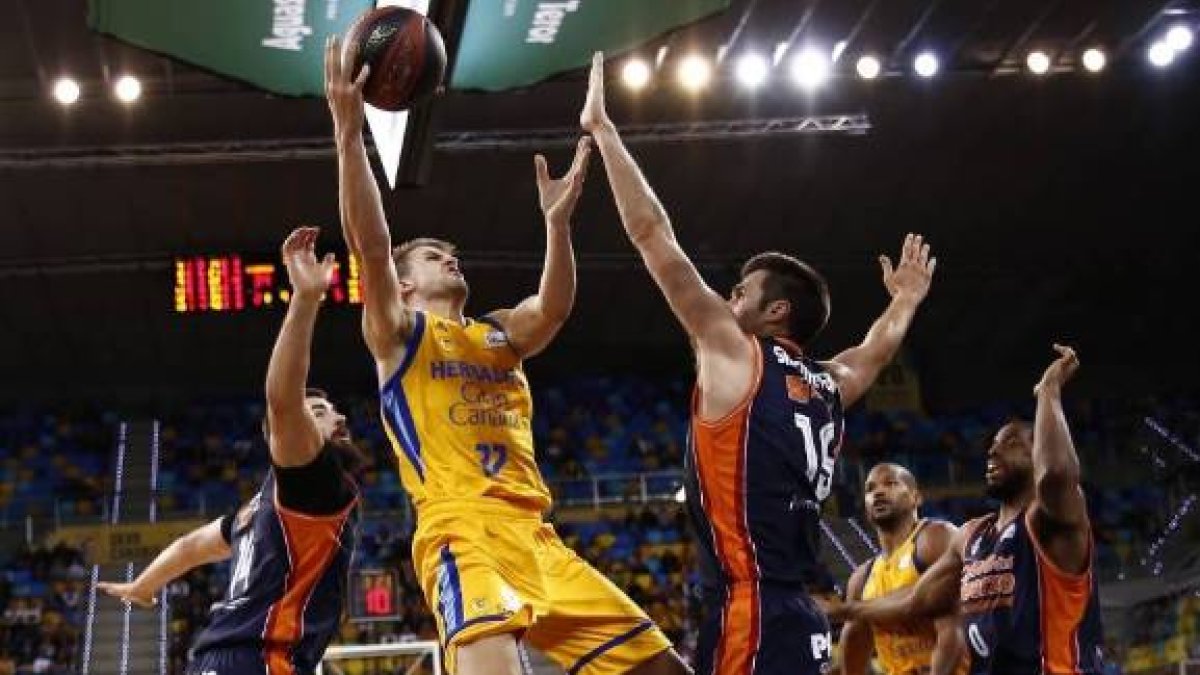Valencia Basket desperdicia el primer matchball