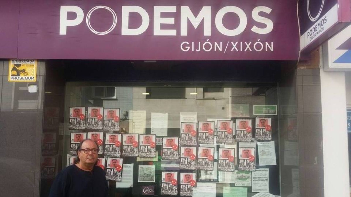 Empapelar una sede de Podemos también es libertad de expresión