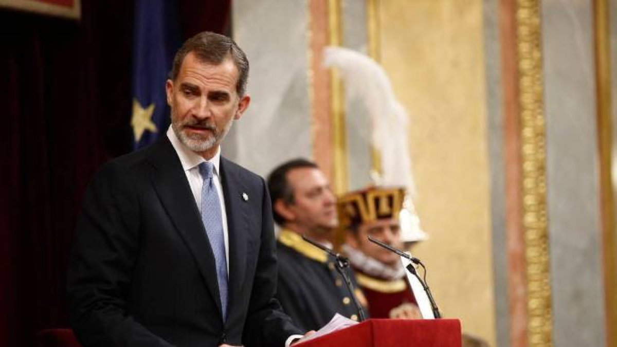 El Rey Felipe da una lección para bochorno de populistas e independentistas