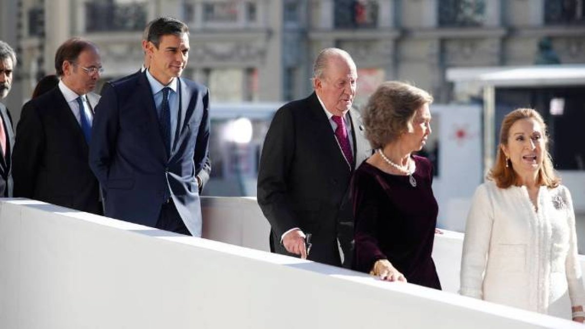 ¿De qué se ríe Pedro Sanchez?