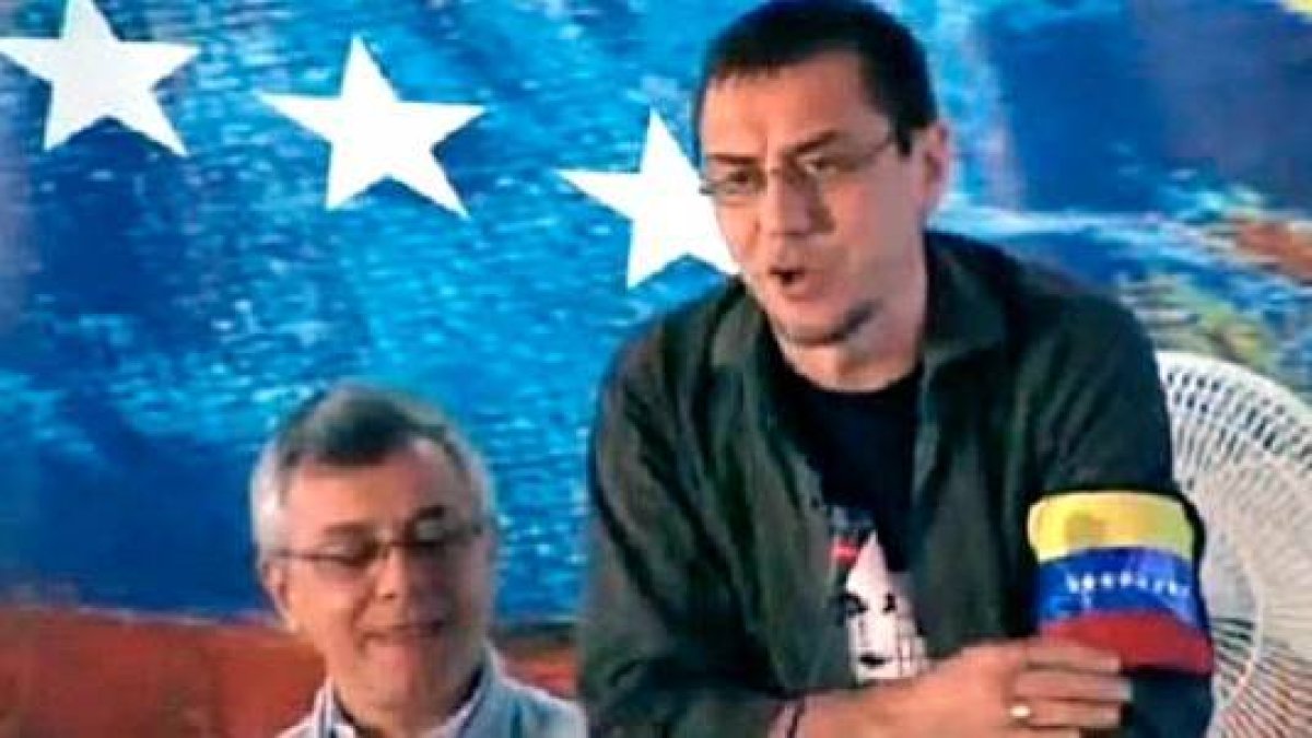 Monedero, en un acto en Venezuela, presumiendo de militancia chavista.