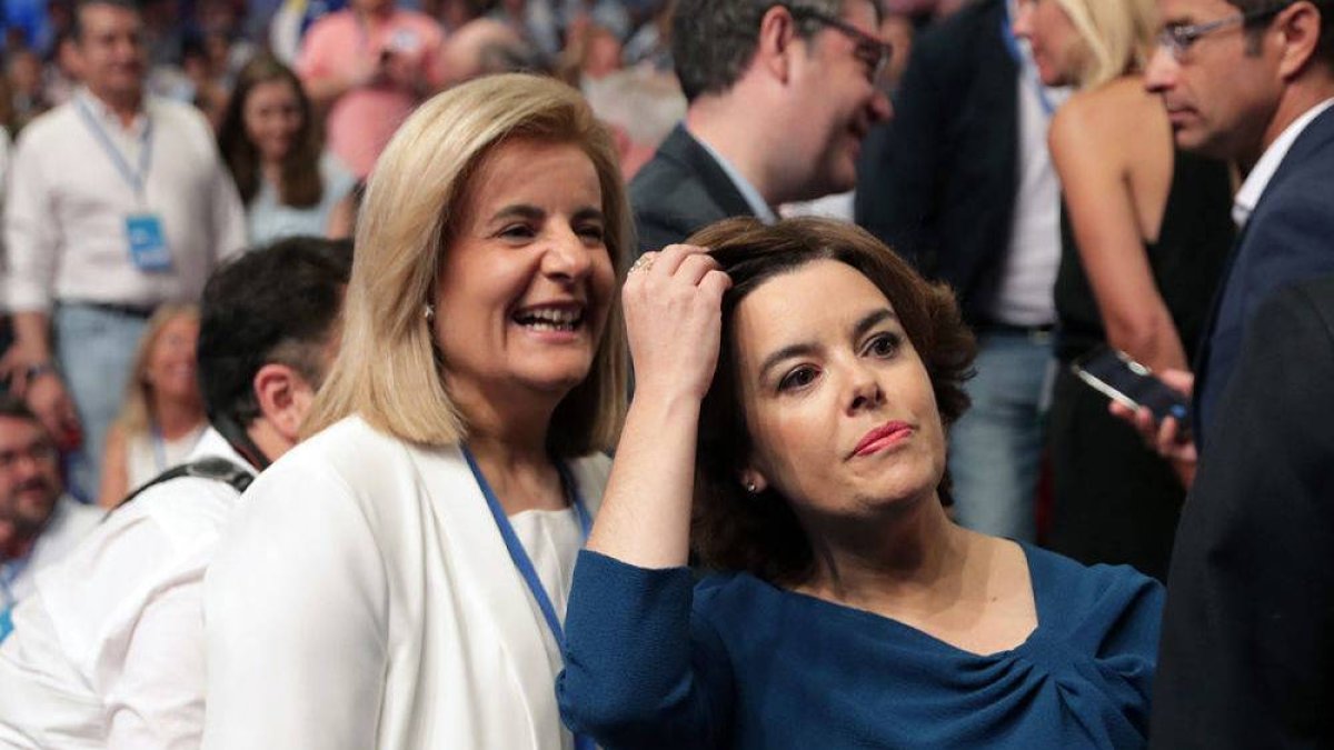 Báñez estaba llamada a ser la secretaria general del PP si hubiera ganado Soraya.