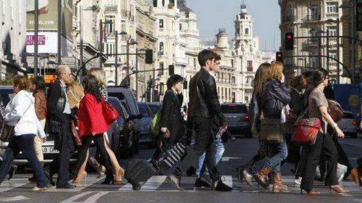 Seremos 49 millones en 2033 pero la población estará más vieja y sola
