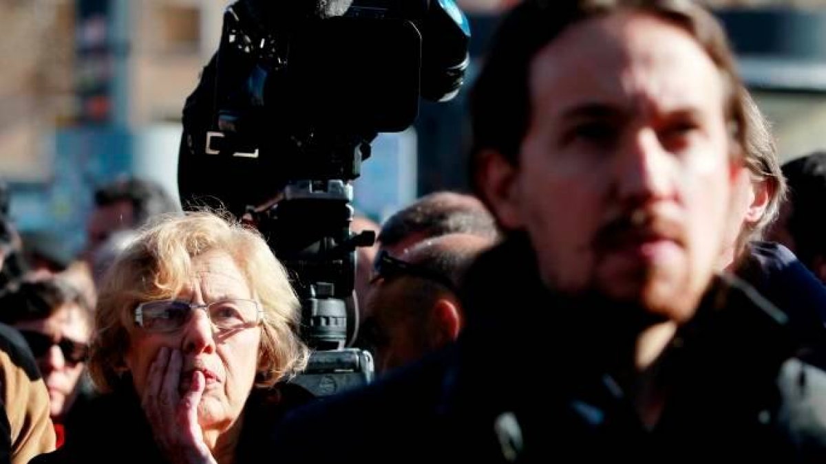 Carmena tira de sondeos propios para tener a Iglesias a su merced