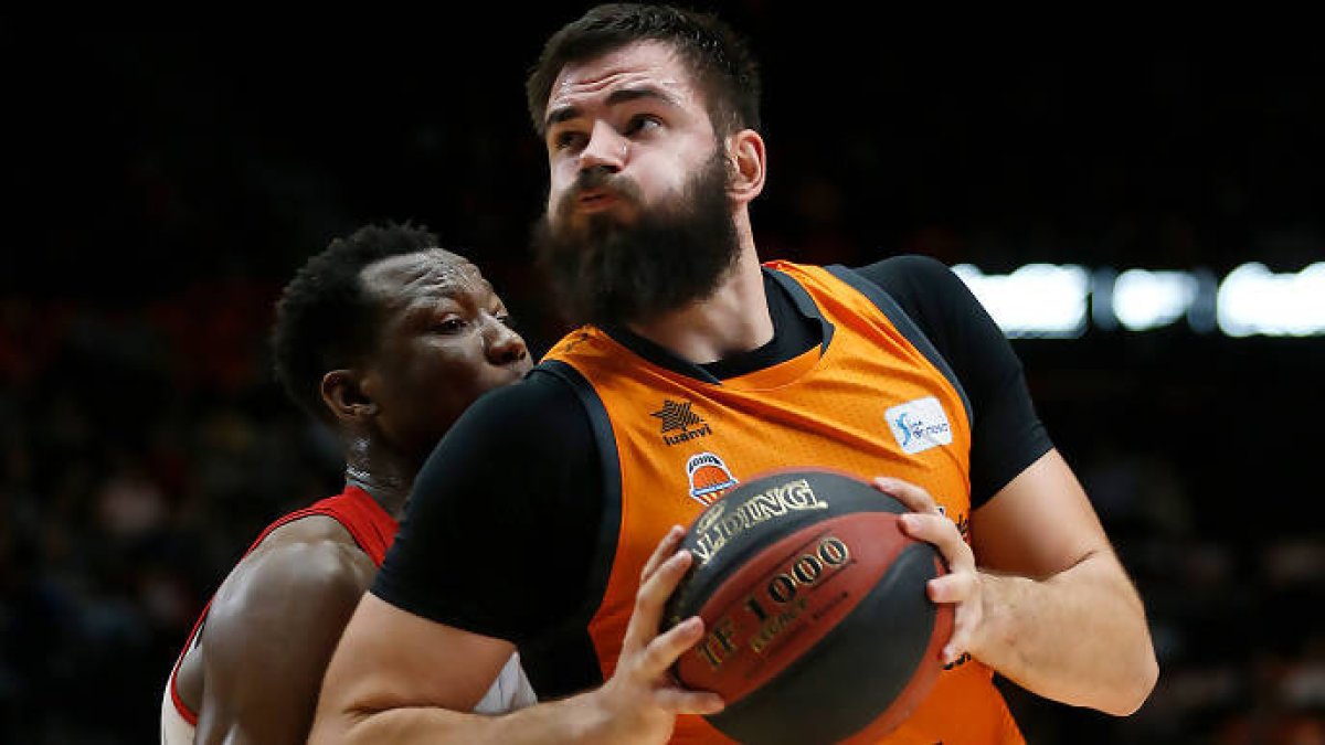 Bojan Dubljevic, imparable para los hombres altos del Baxi Manresa