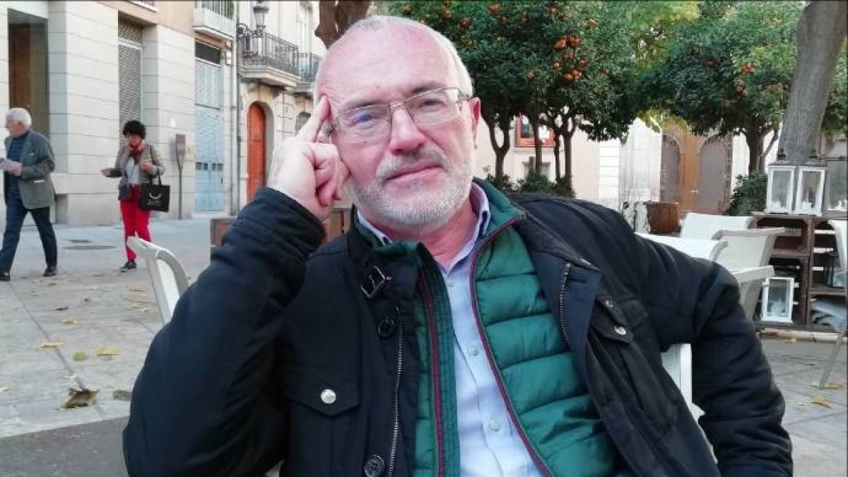 Antonio Montiel, en un momento de la entrevista con EsdiarioCV