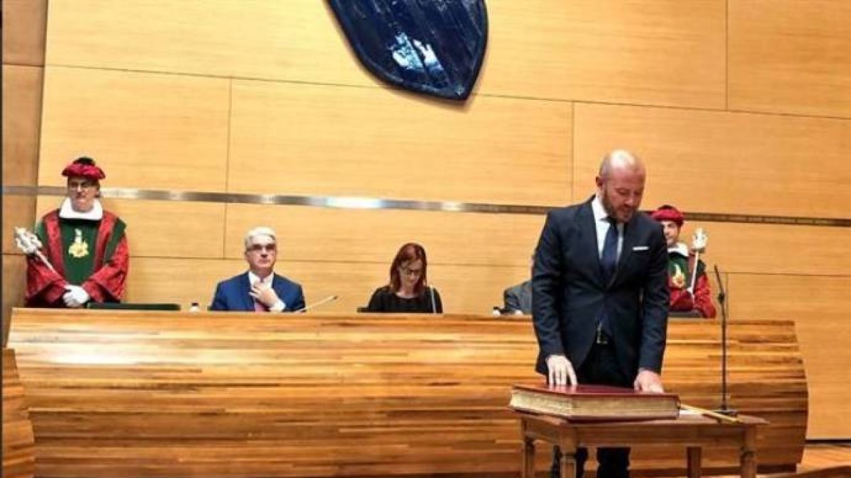 El socialista Toni Gaspar, elegido presidente de la Diputación de Valencia