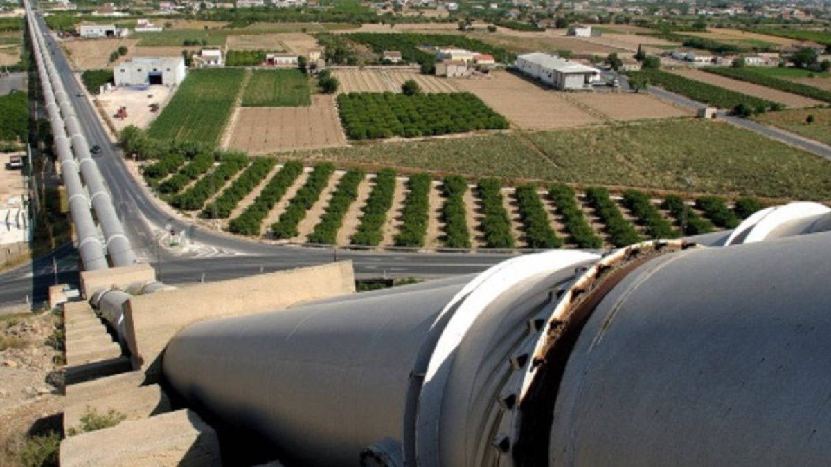 Císcar recuerda al Gobierno que debe 12,5 hectómetros al campo alicantino