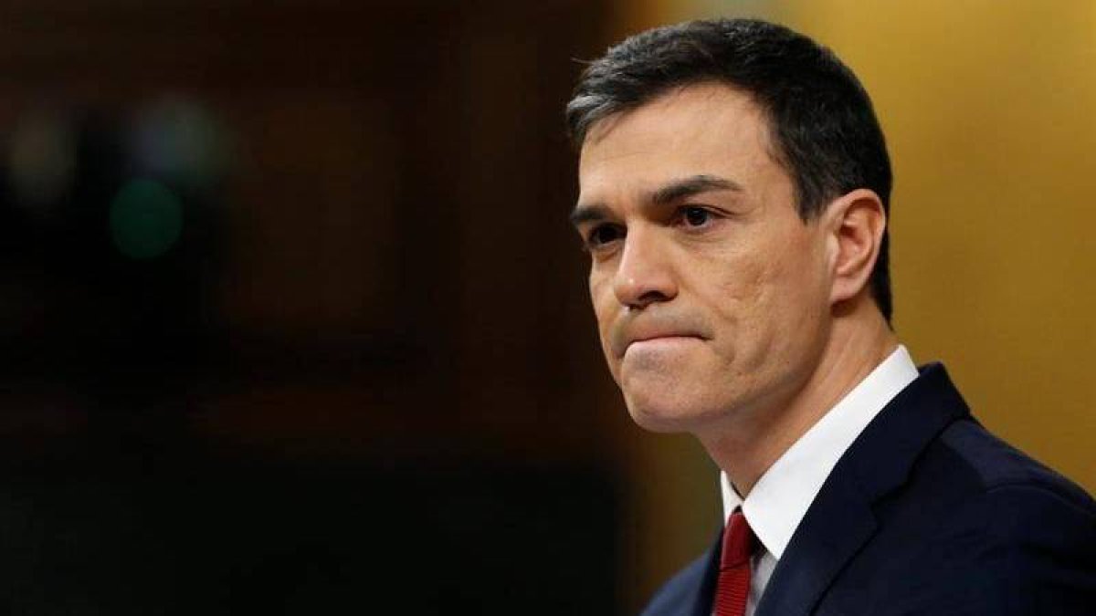 Sánchez quiere pasar página de la polémica de su tesis cuanto antes.