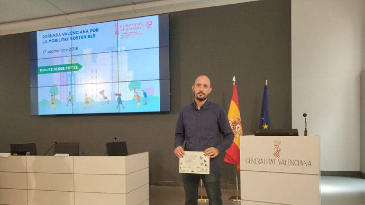 El Consell premia a la Miguel Hernández por fomentar el uso de la bici en Elche