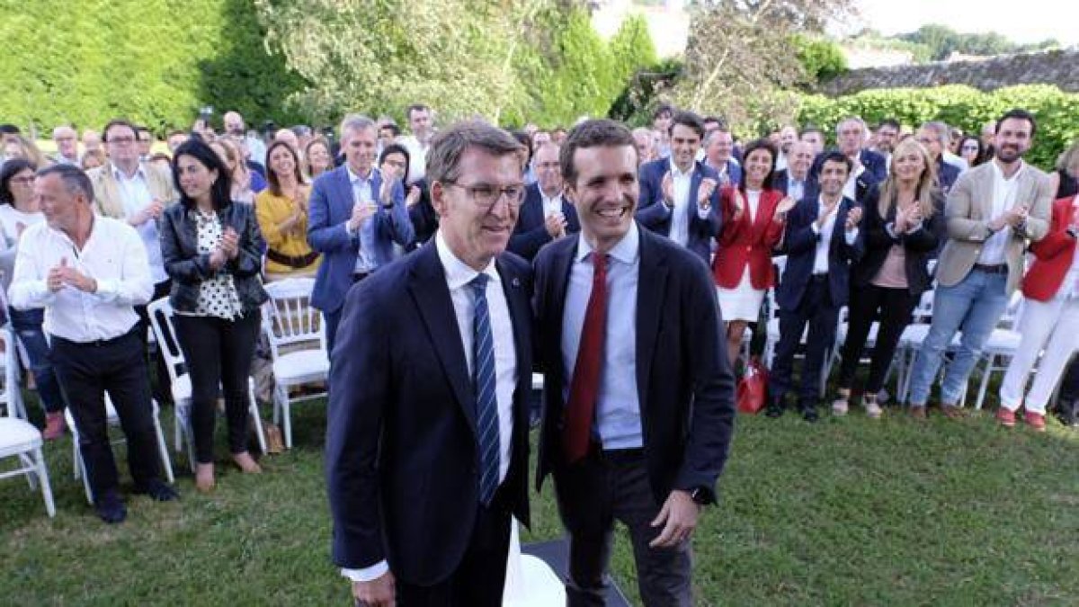 Dirigentes del PP de Galicia salen a apoyar a Casado y le acercan a la victoria