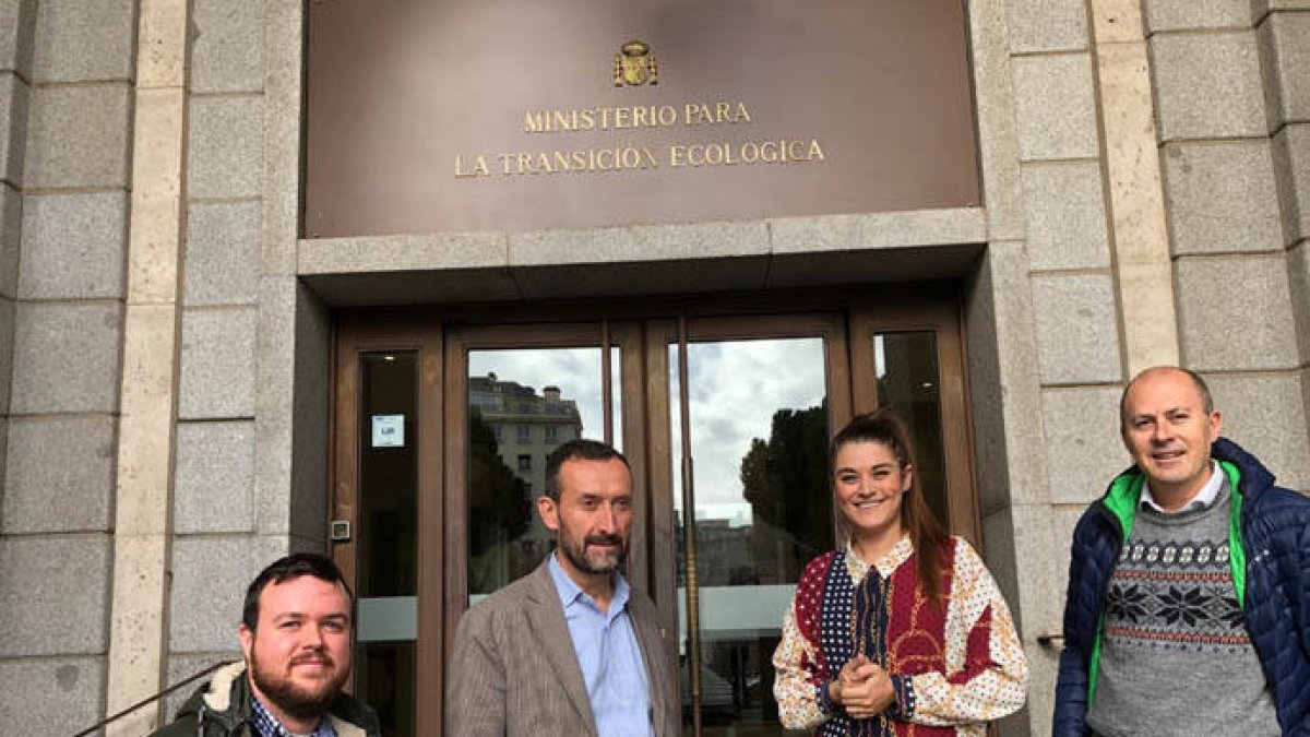 La representación ilicitana, con el alcalde a la cabeza.