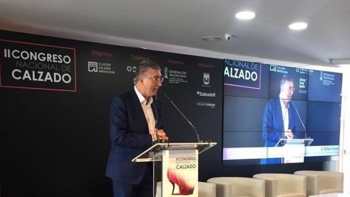 El conseller Rafa Climent en Elda.