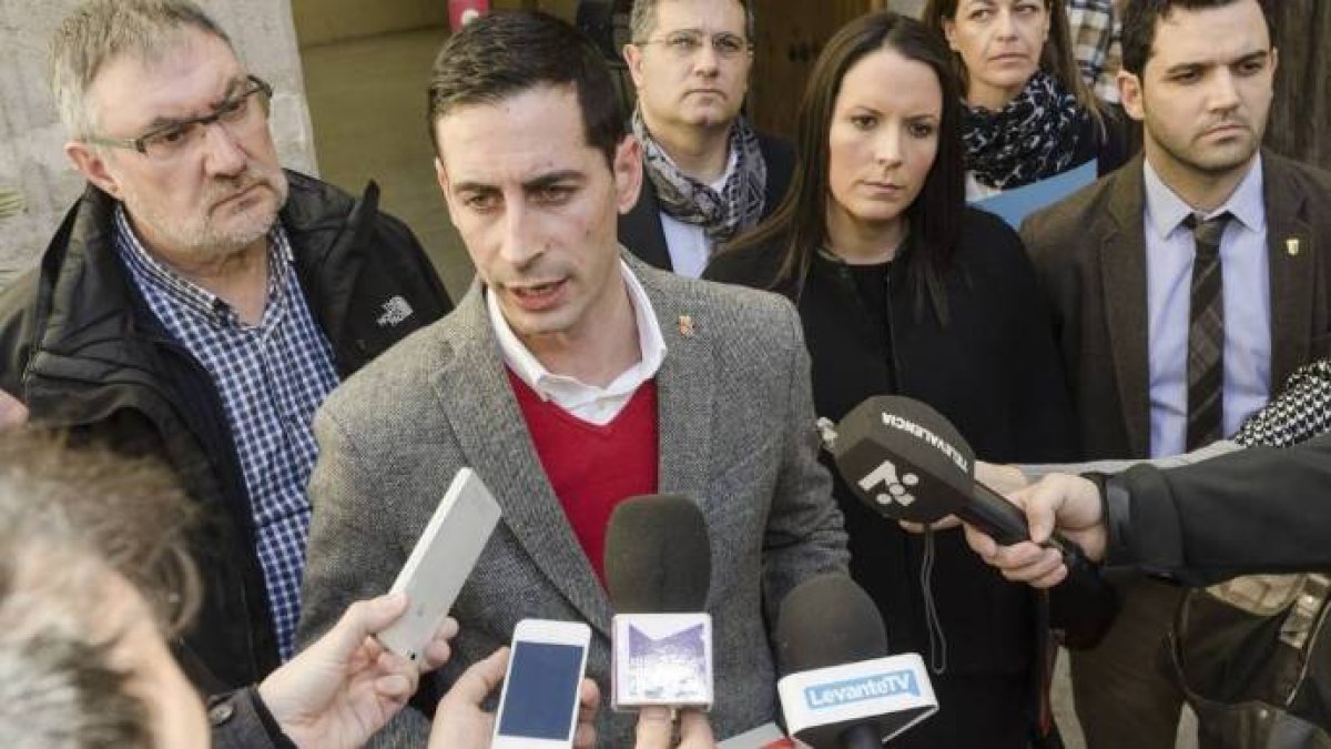 Nuevo caso de enchufismo: De hija y cónyuge de alcalde a asesora de presidente