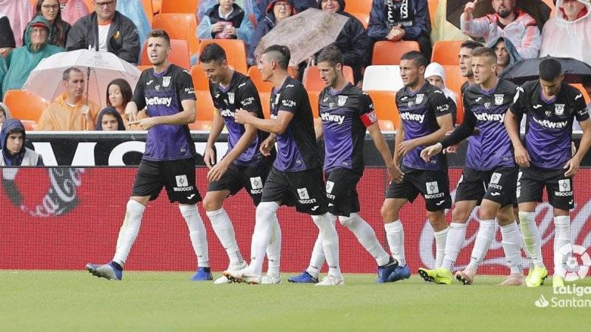 Los jugadores del Leganés celebran el gol