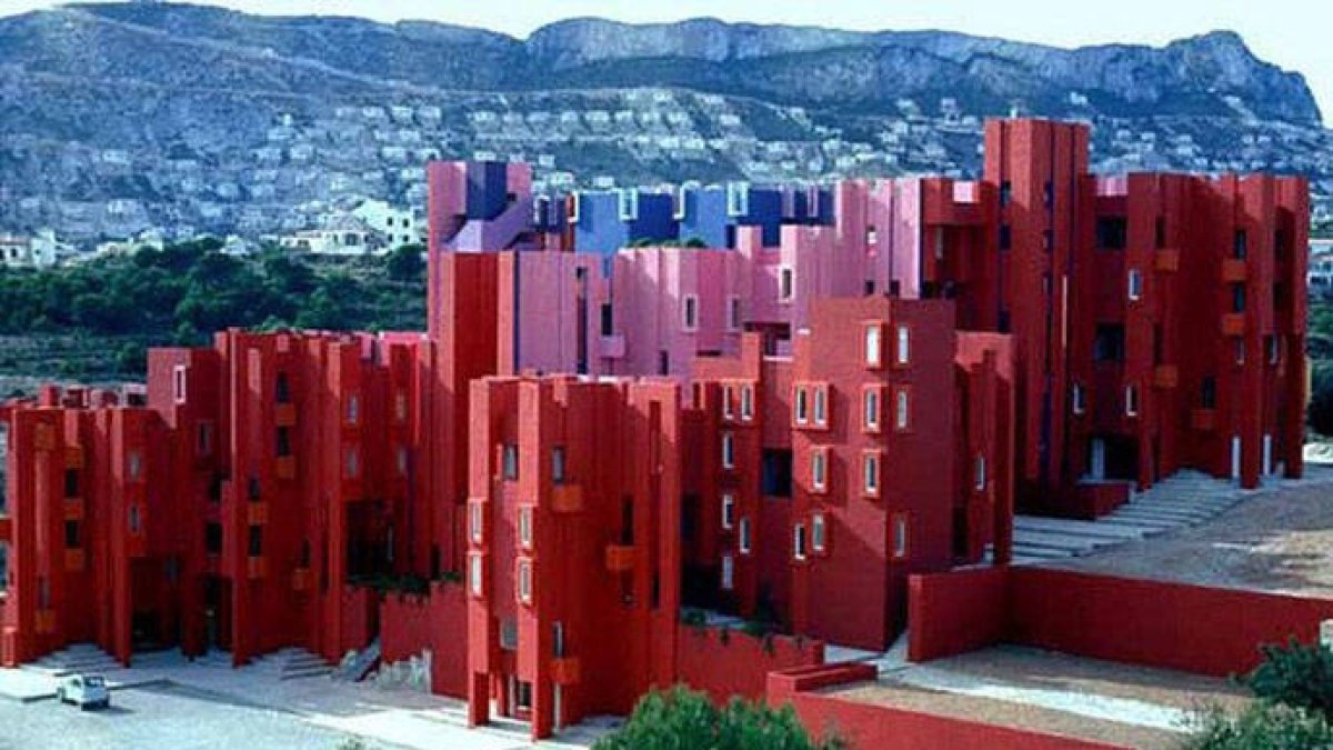 La Muralla Roja de Calp se pone de moda en Instragram