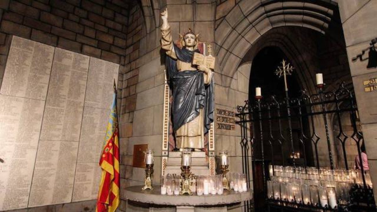 Imagen de San Vicente Ferrer en la iglesia de Nueva York.