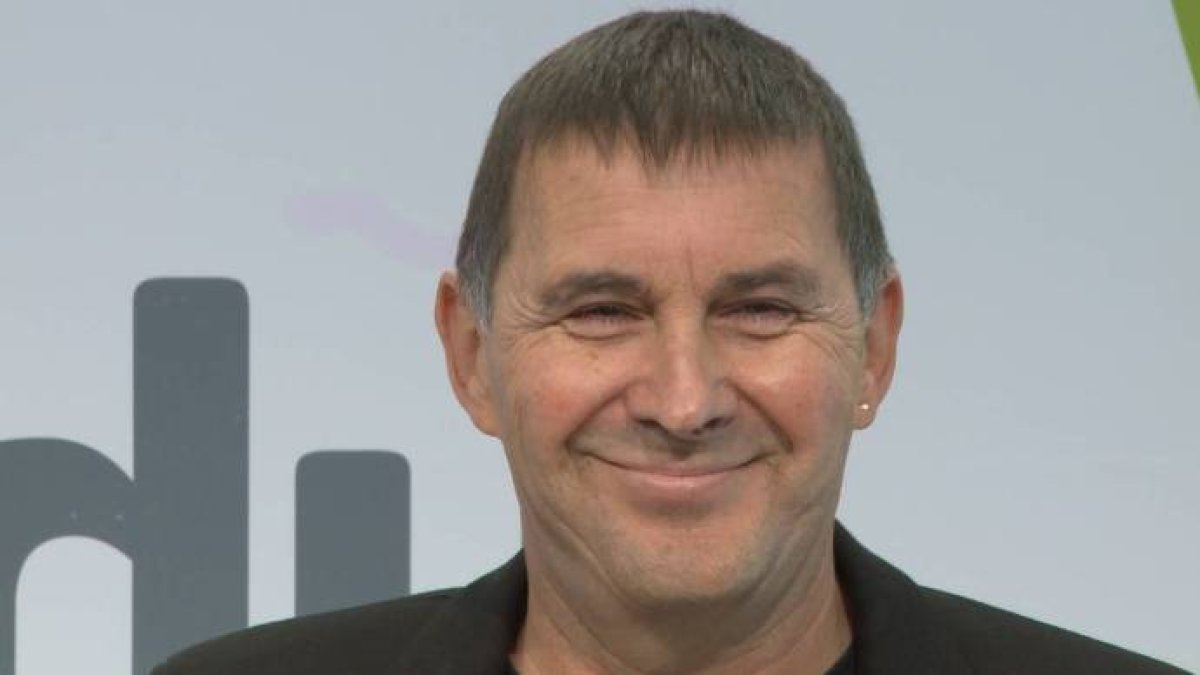 Otegi aplaude a Zapatero y esconde los detalles de su reunión secreta