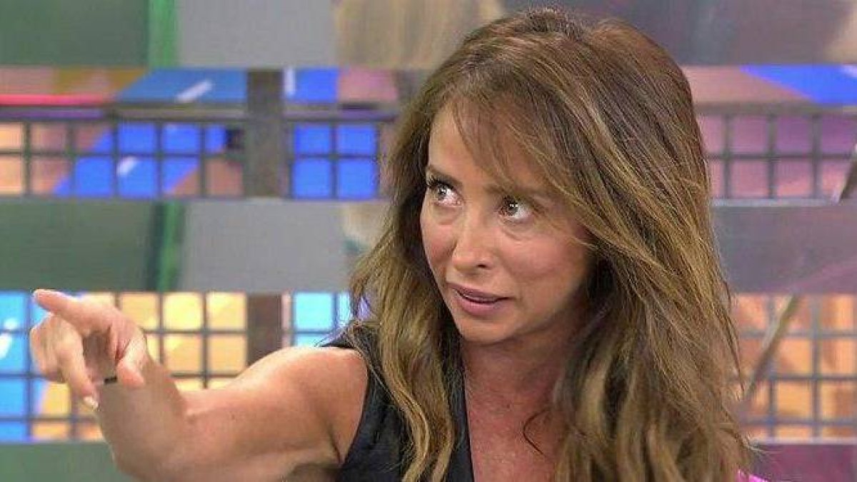 María Patiño confirma la bomba que da la vuelta al mundo y se la lía a Telecinco