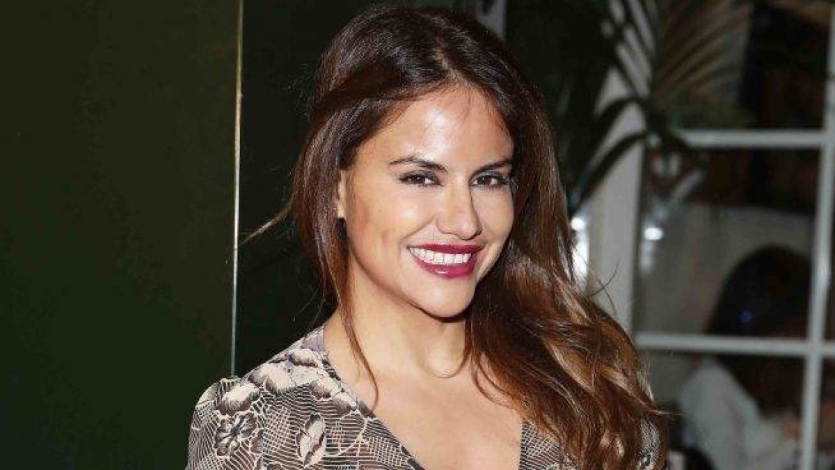 La bomba lésbica de Mónica Hoyos deja tiritando a los cazamariposas de Mediaset