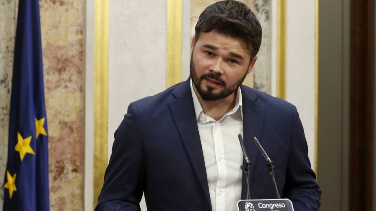 Rufián acusa a la agredida de más falsa que lo de Ricky Martin y la mermelada